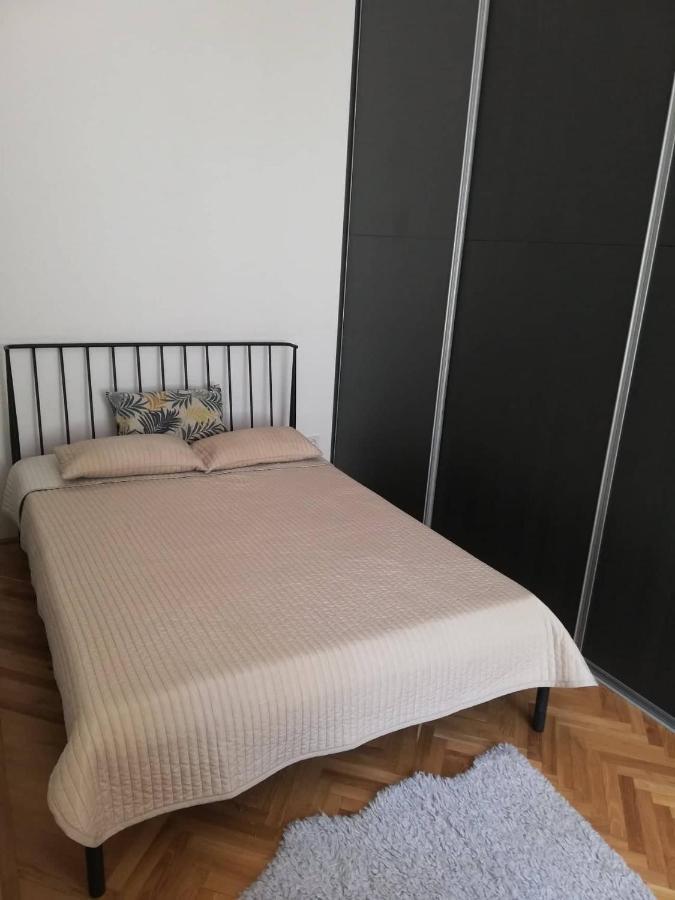 2 Bedroom Stylish Apartment In Buda Budapest Kültér fotó