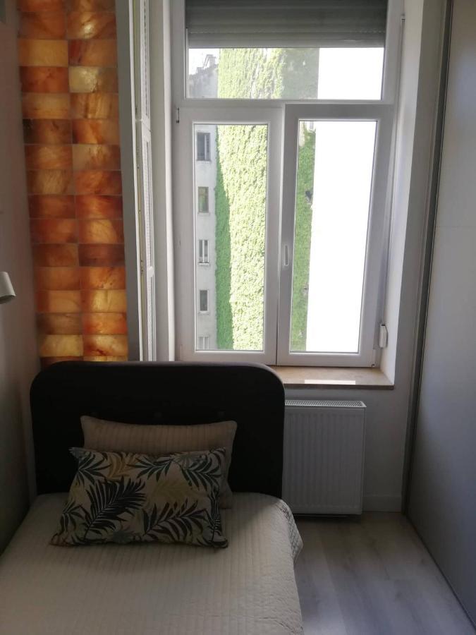 2 Bedroom Stylish Apartment In Buda Budapest Kültér fotó