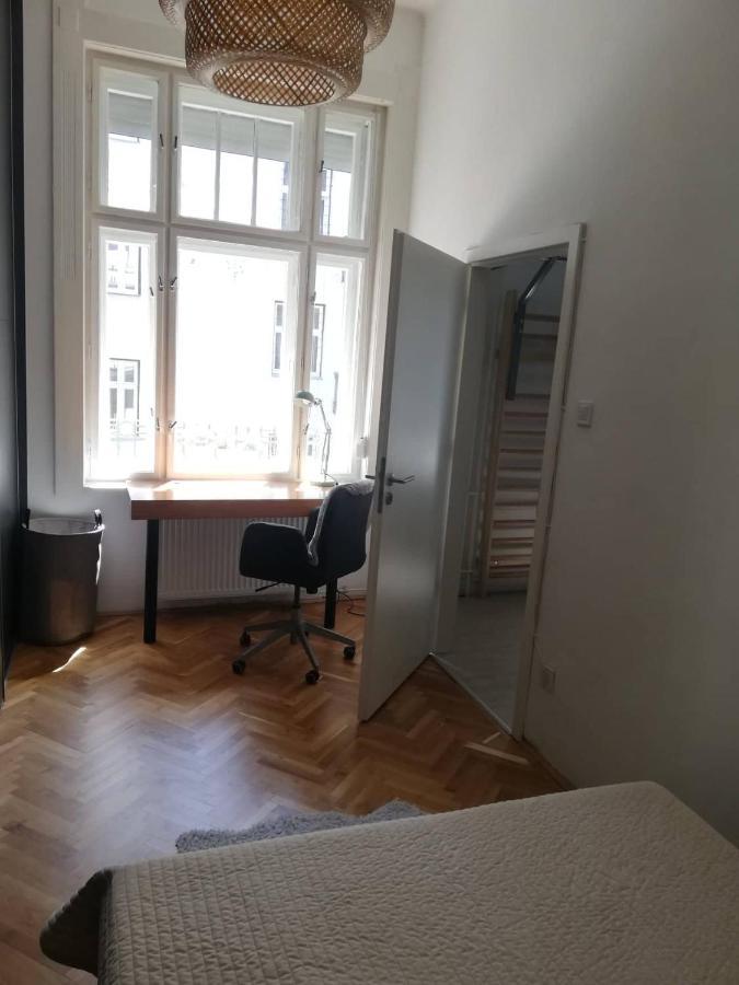 2 Bedroom Stylish Apartment In Buda Budapest Kültér fotó